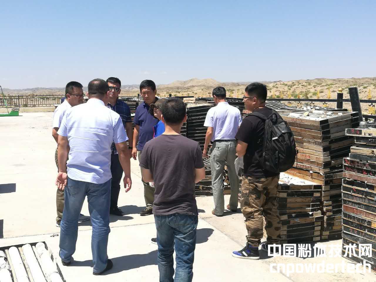 1469408263592649.jpg 考察查汗木胡魯晶質石墨礦區.jpg